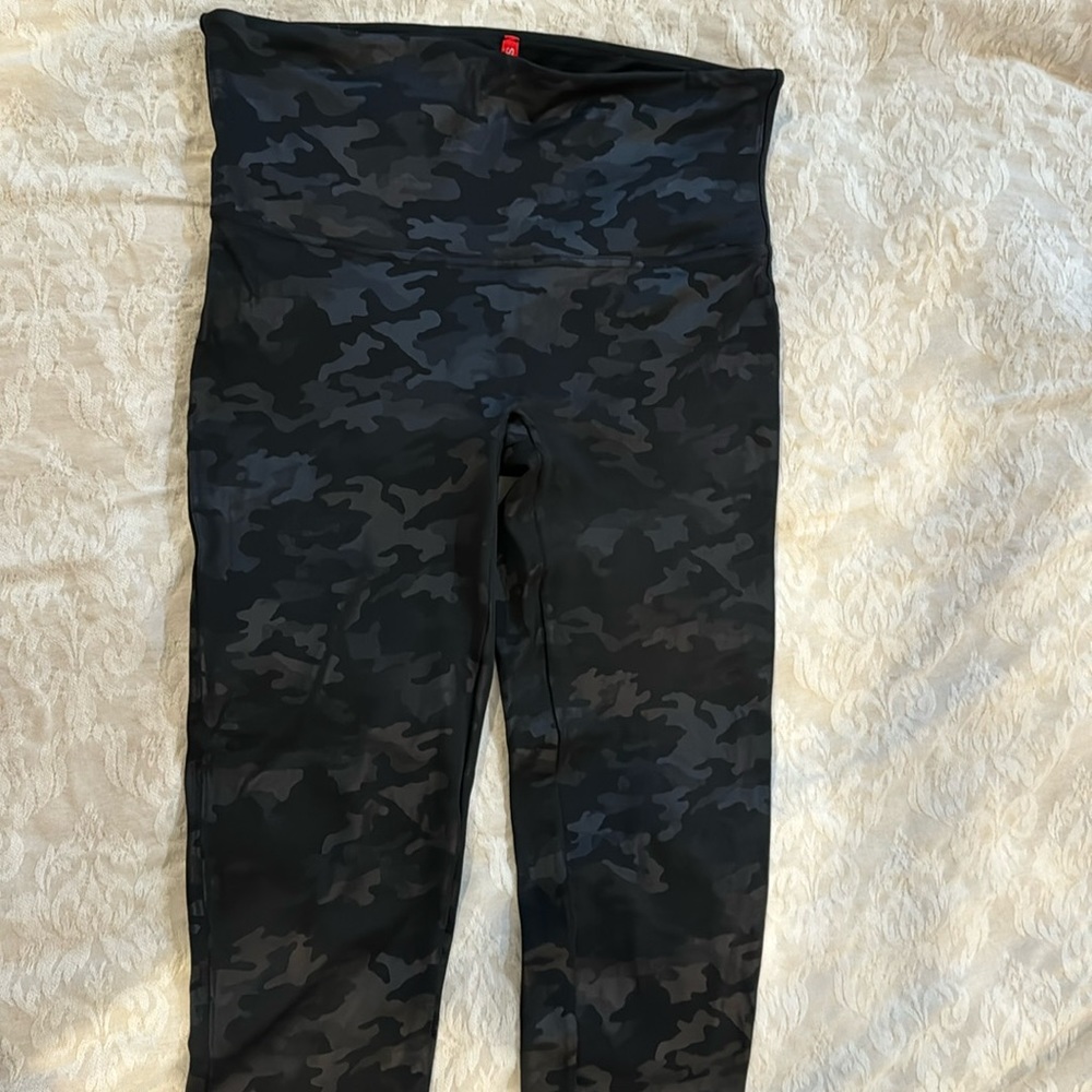 Spanx shiny black camo control top leggings